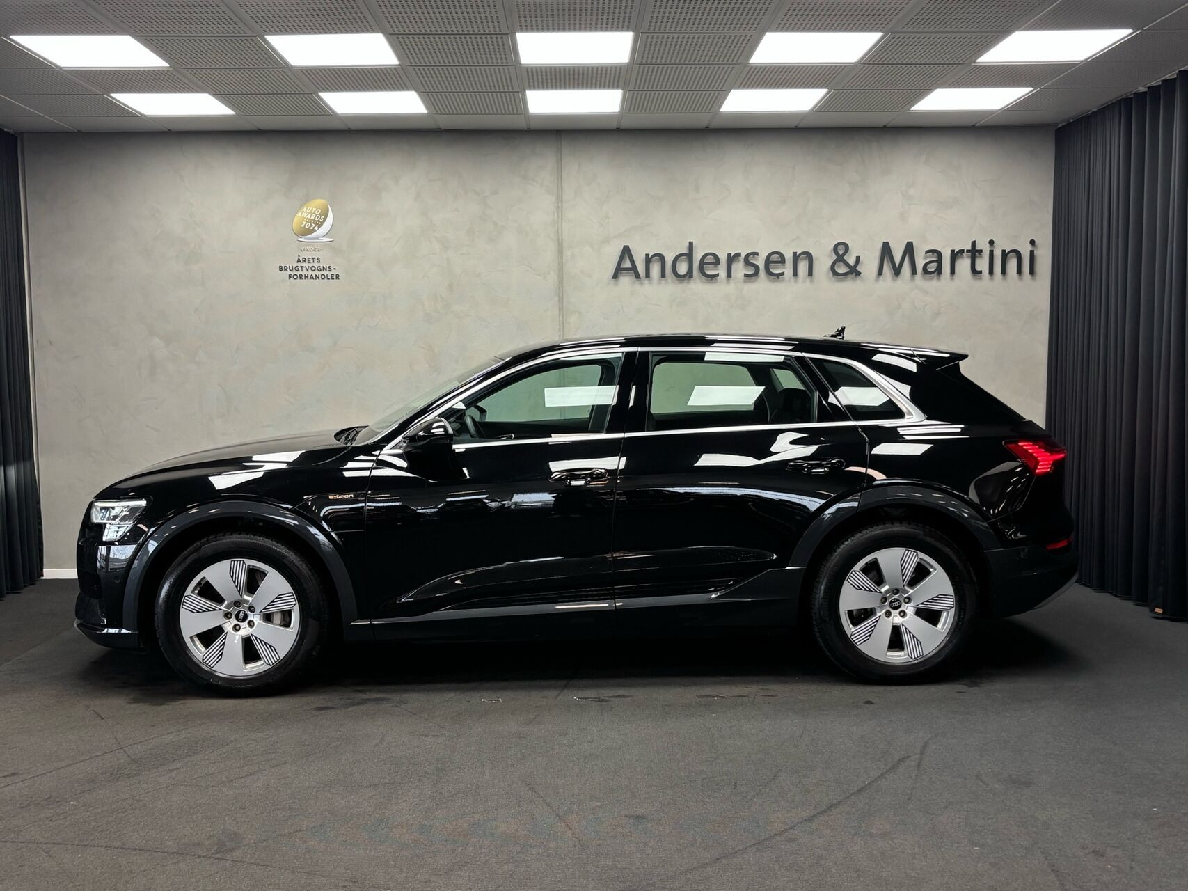 Sort Audi e-tron fra 2023