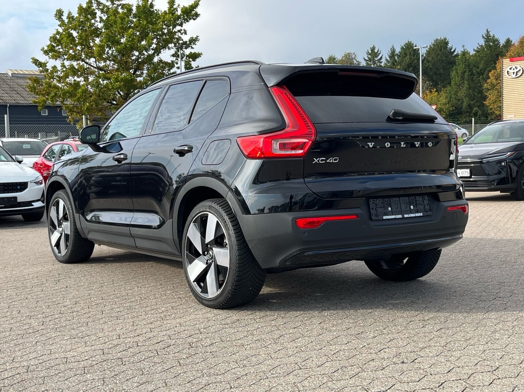 Sort Volvo XC40 fra 2023