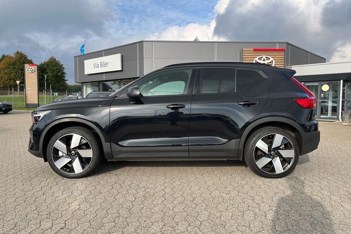 Sort Volvo XC40 fra 2023