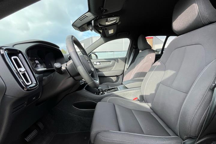 Sort Volvo XC40 fra 2023