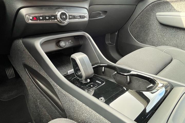 Sort Volvo XC40 fra 2023