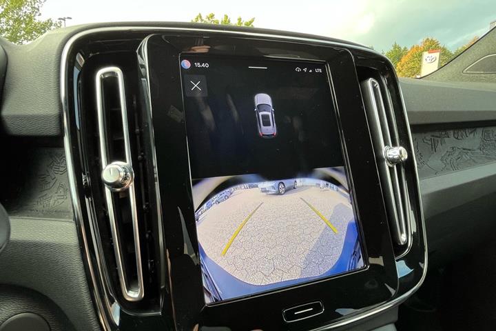 Sort Volvo XC40 fra 2023