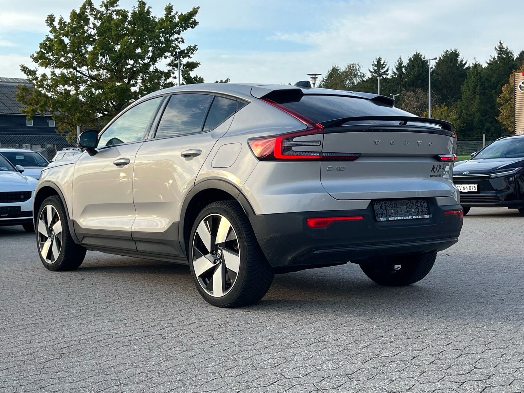 Grå Volvo C40 fra 2023