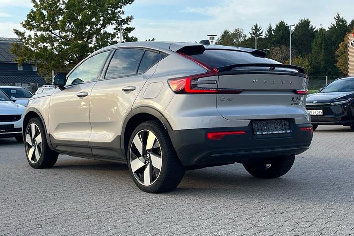 Grå Volvo C40 fra 2023