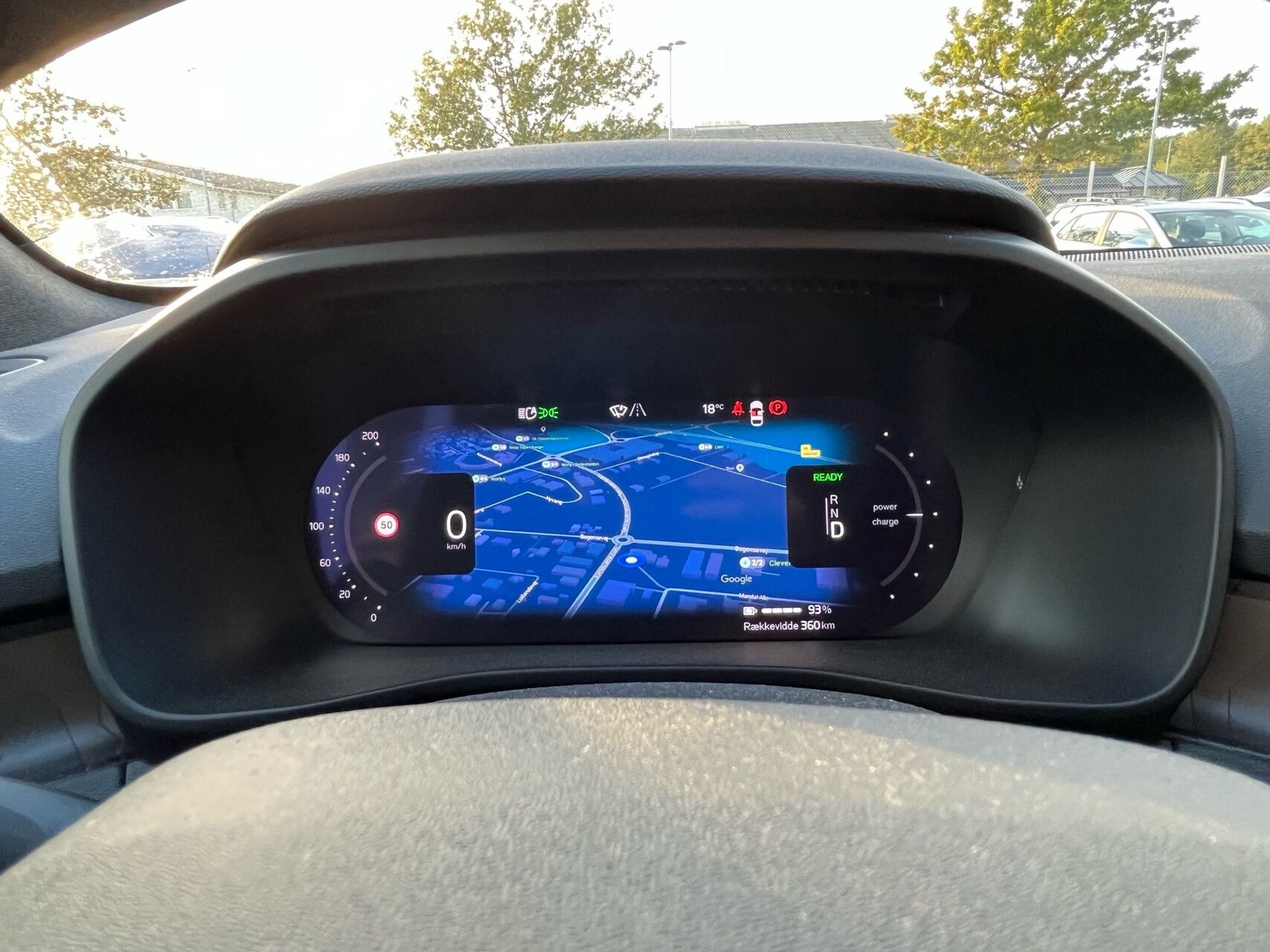 Grå Volvo C40 fra 2023