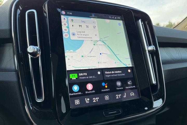 Grå Volvo C40 fra 2023
