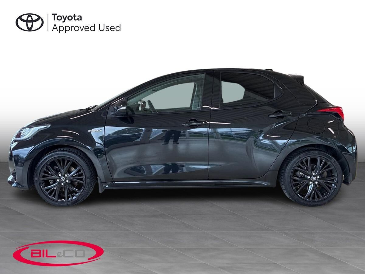 Sort Toyota Yaris fra 2020