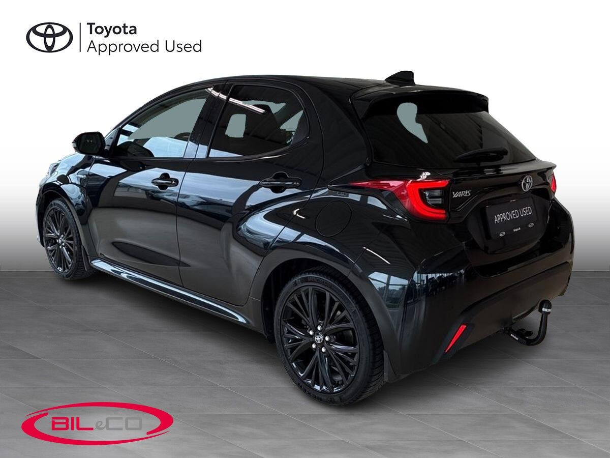 Sort Toyota Yaris fra 2020