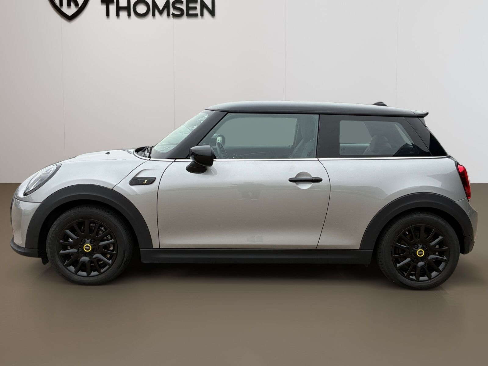 Grå Mini Cooper fra 2023
