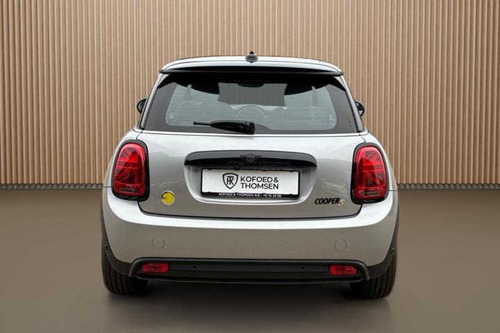 Grå Mini Cooper fra 2023