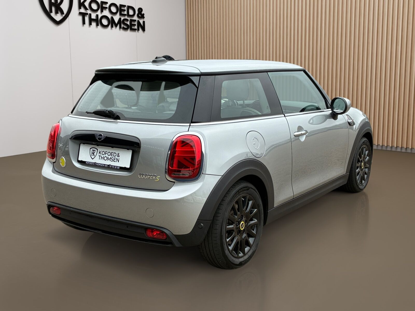 Grå Mini Cooper fra 2023