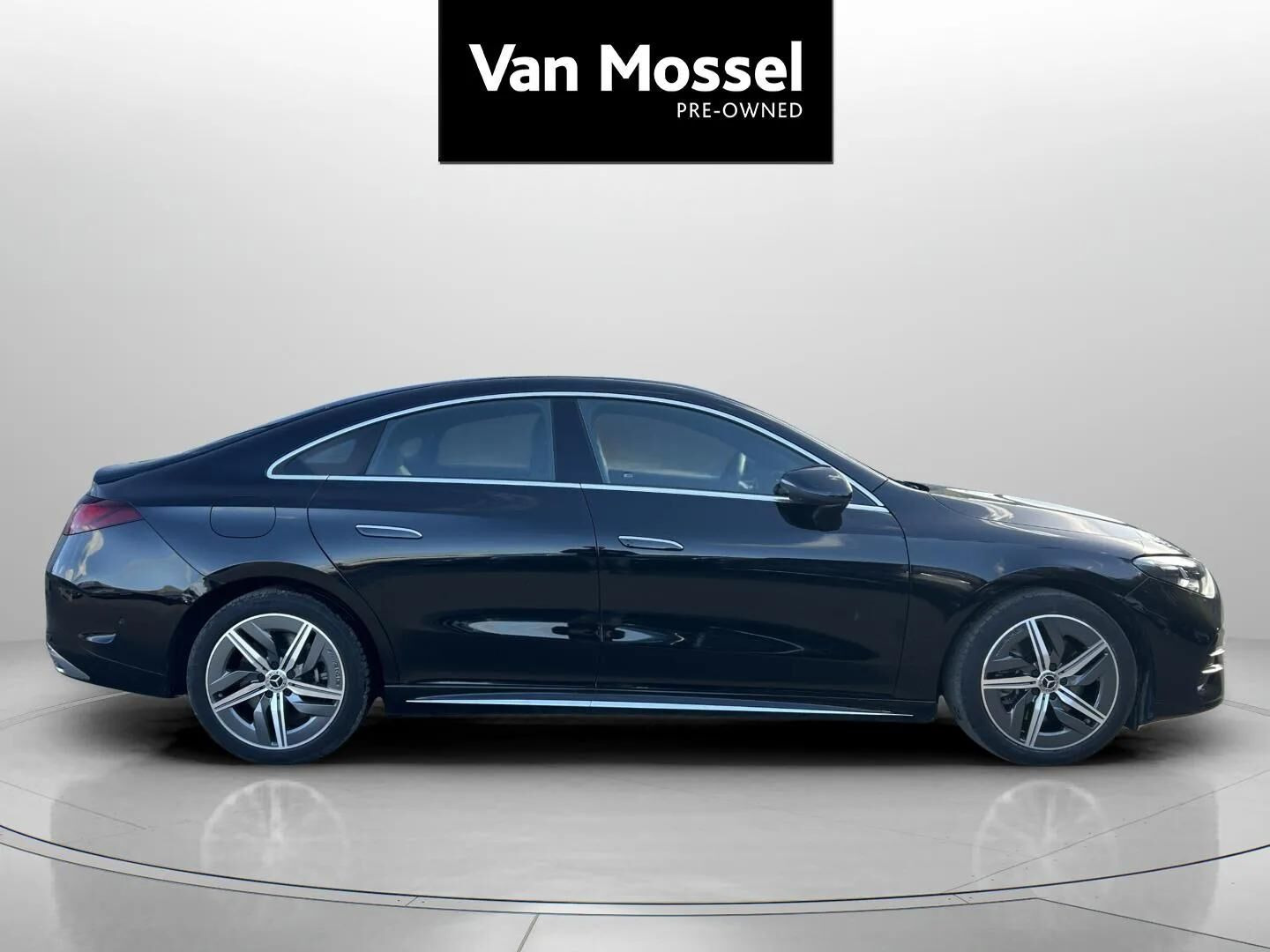 Sort Mercedes CLA250+ fra 2025