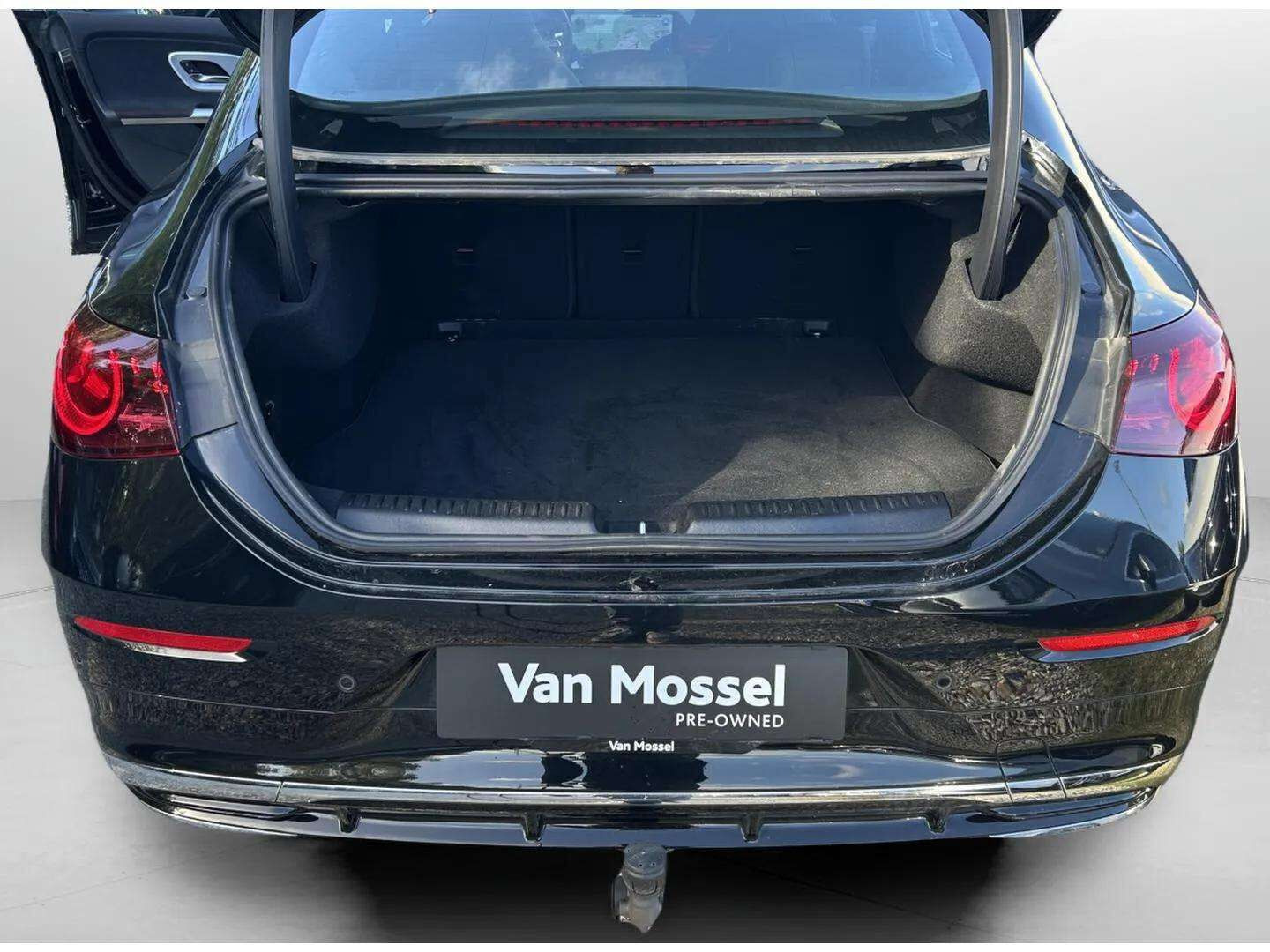 Sort Mercedes CLA250+ fra 2025