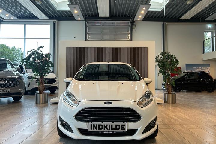 Hvid Ford Fiesta fra 2014
