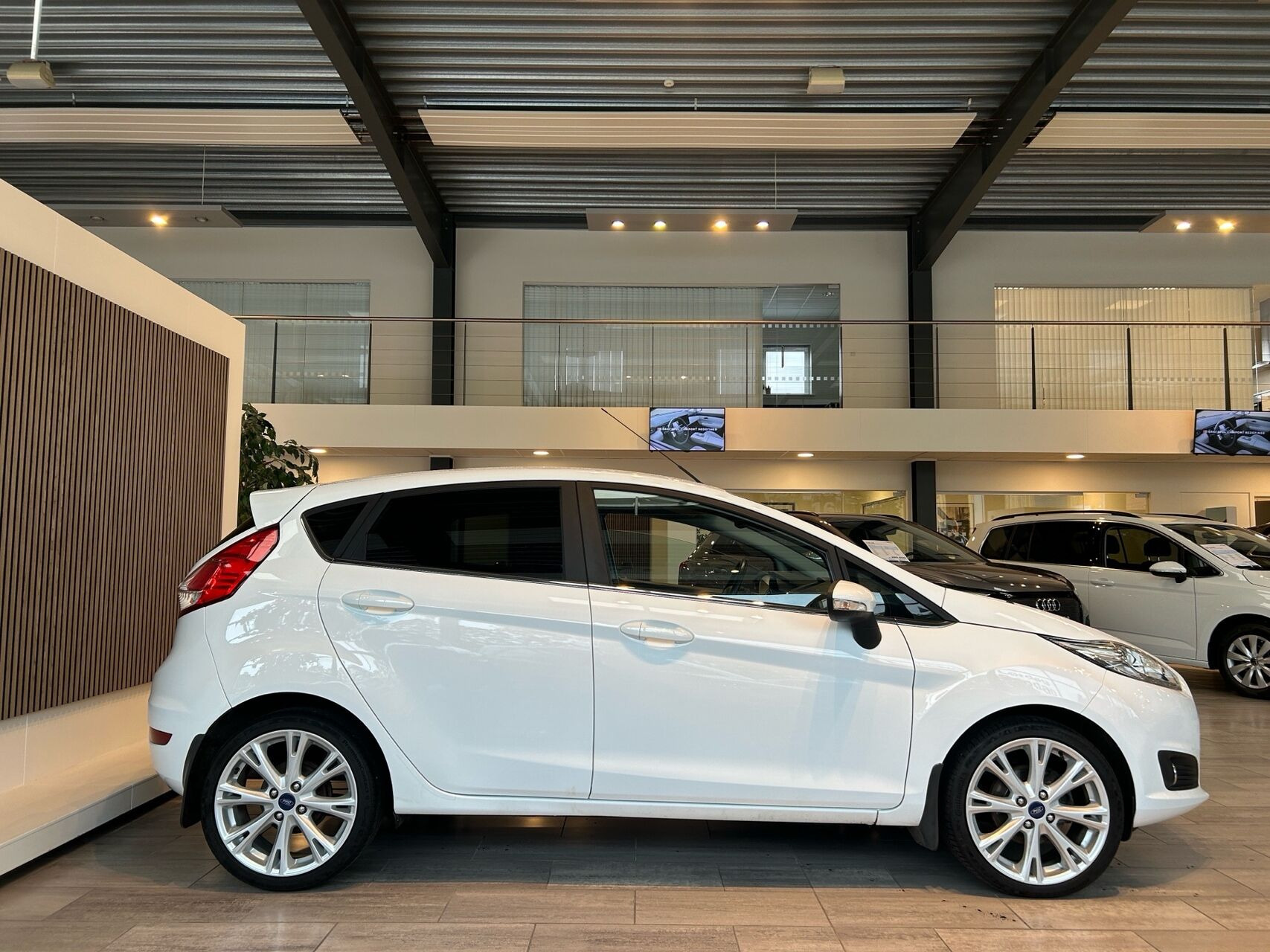 Hvid Ford Fiesta fra 2014