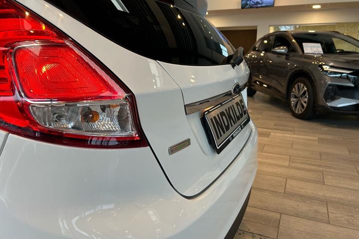 Hvid Ford Fiesta fra 2014