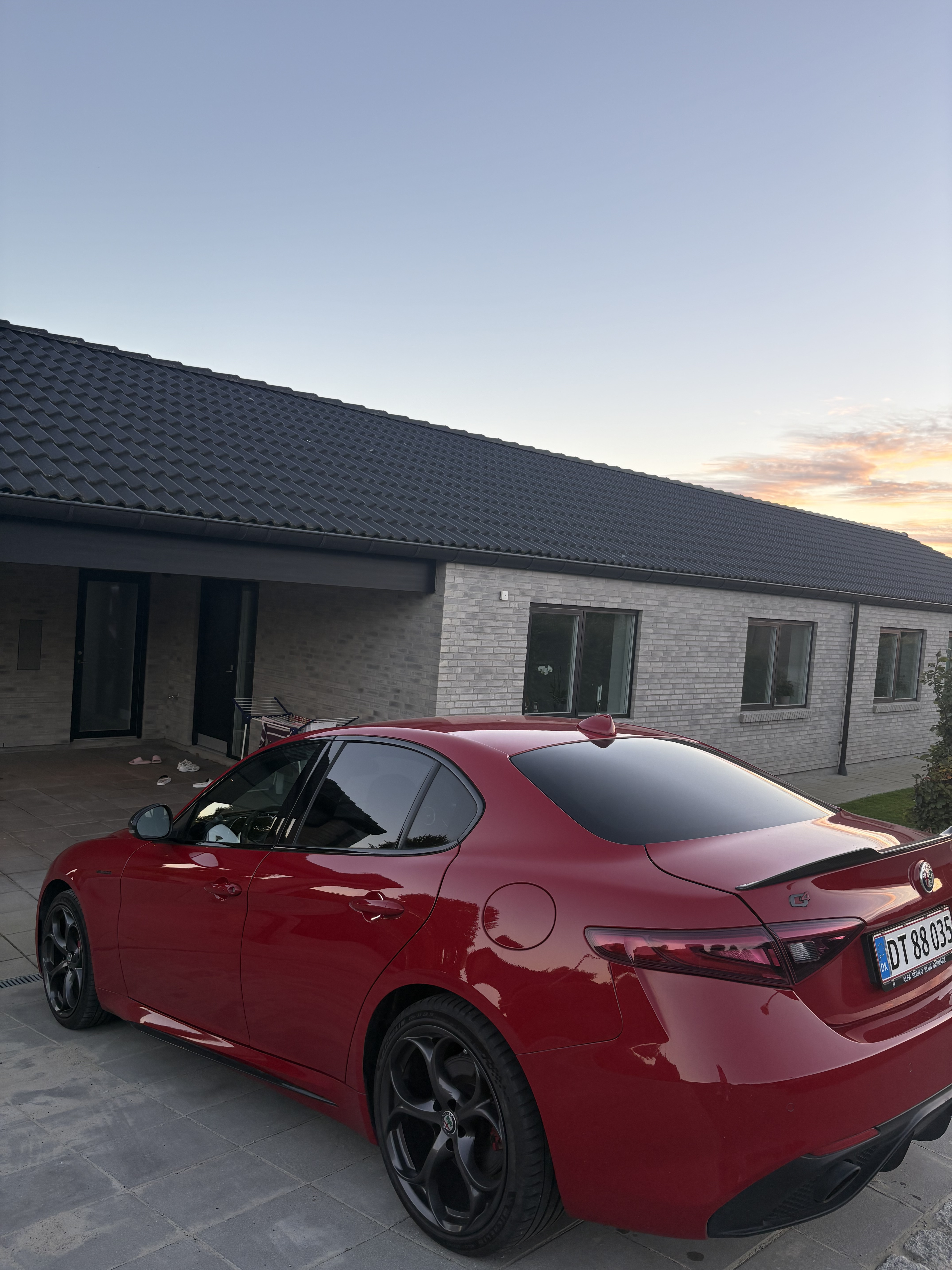 Rød Alfa Romeo Giulia fra 2018