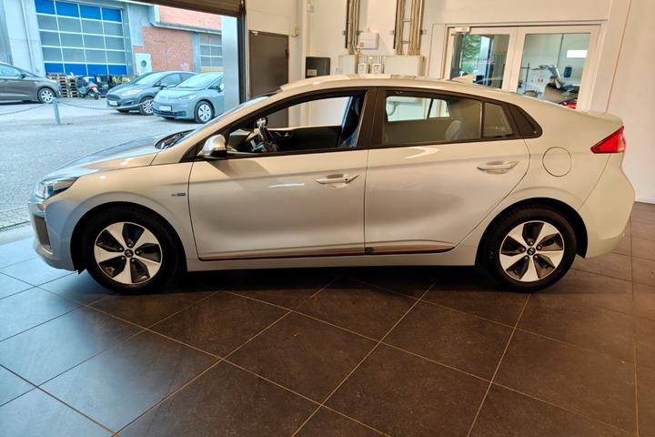 Grå Hyundai Ioniq fra 2018
