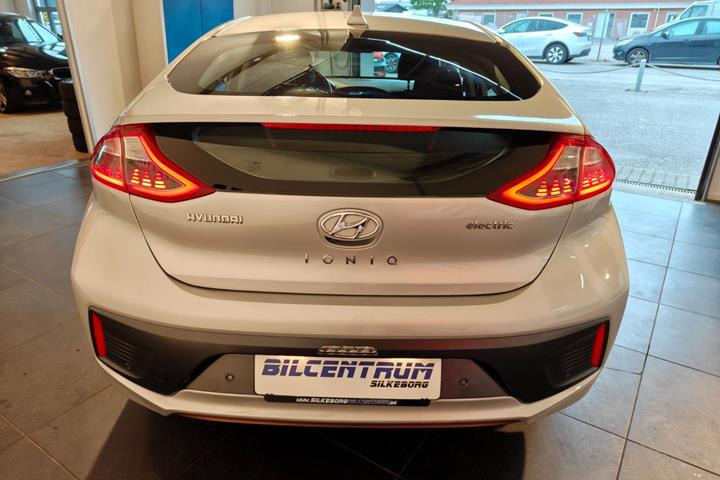 Grå Hyundai Ioniq fra 2018