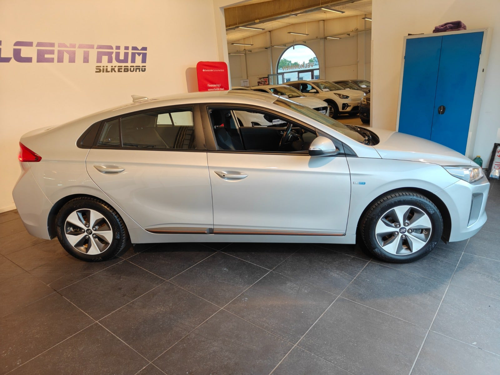 Grå Hyundai Ioniq fra 2018