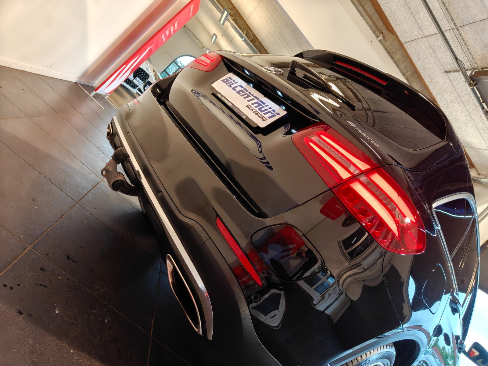 Sort Mercedes GLC350 e fra 2016