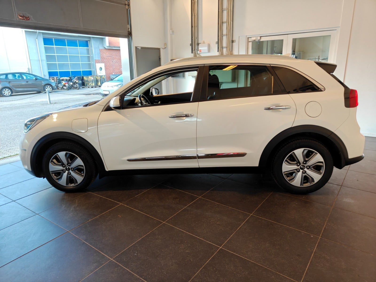 Hvid Kia Niro fra 2019