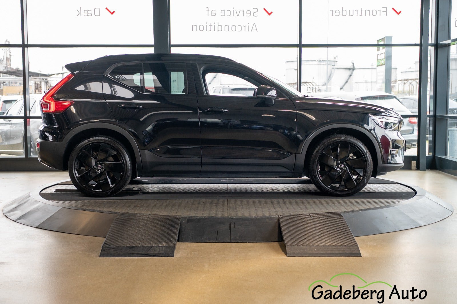 Sort Volvo EX40 fra 2025
