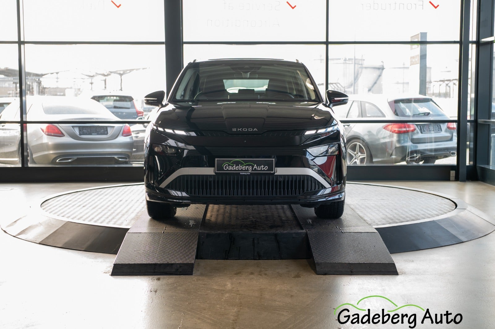 Sort Skoda Enyaq fra 2026