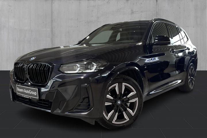 Sort BMW iX3 fra 2022 set udefra