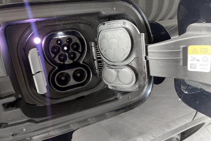 Sort BMW iX3 fra 2022