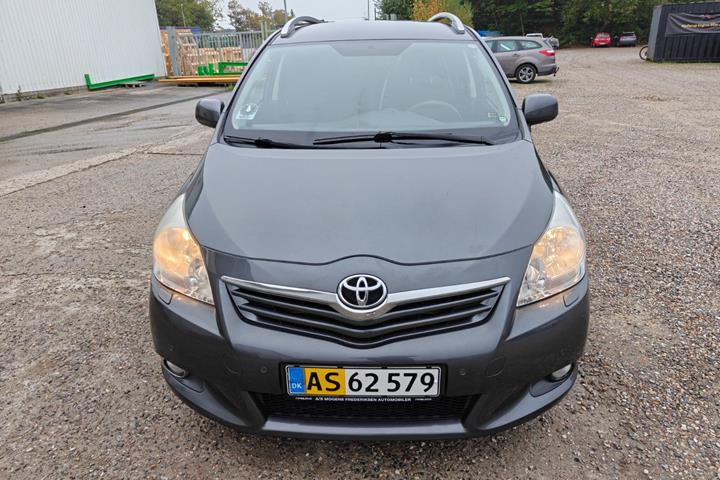 undefined Toyota Sportsvan fra 2011