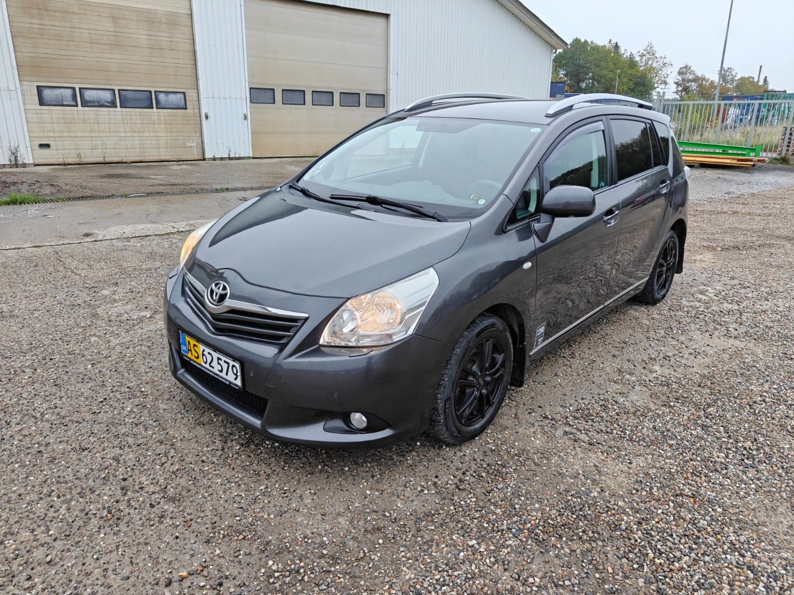 undefined Toyota Sportsvan fra 2011
