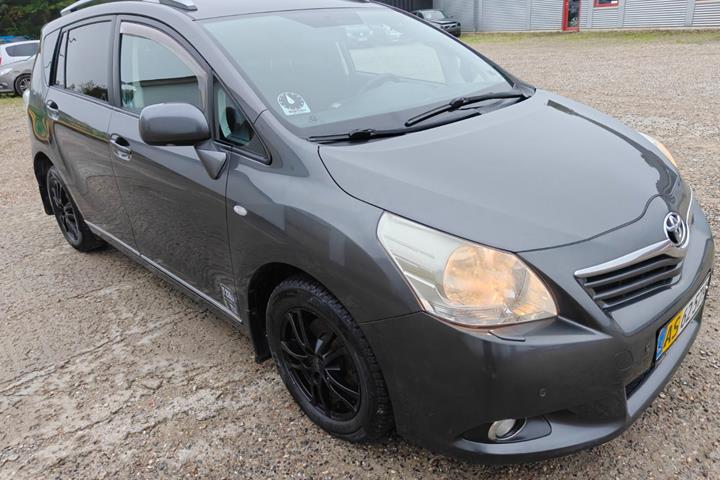 undefined Toyota Sportsvan fra 2011