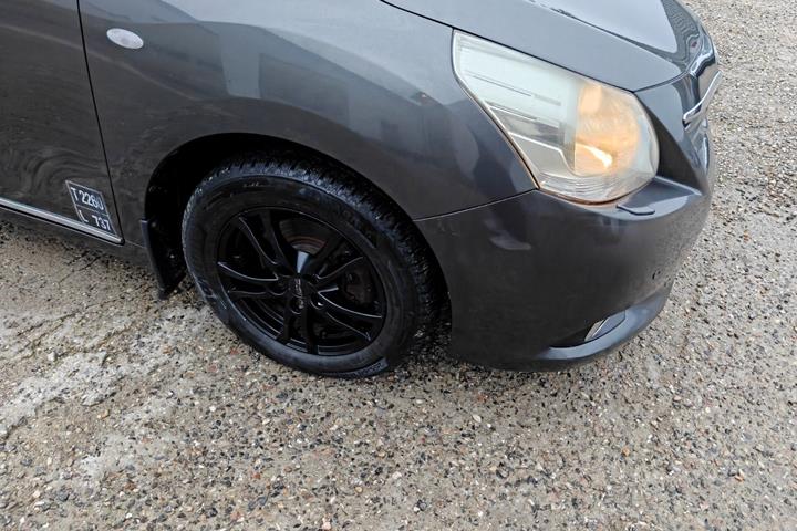undefined Toyota Sportsvan fra 2011