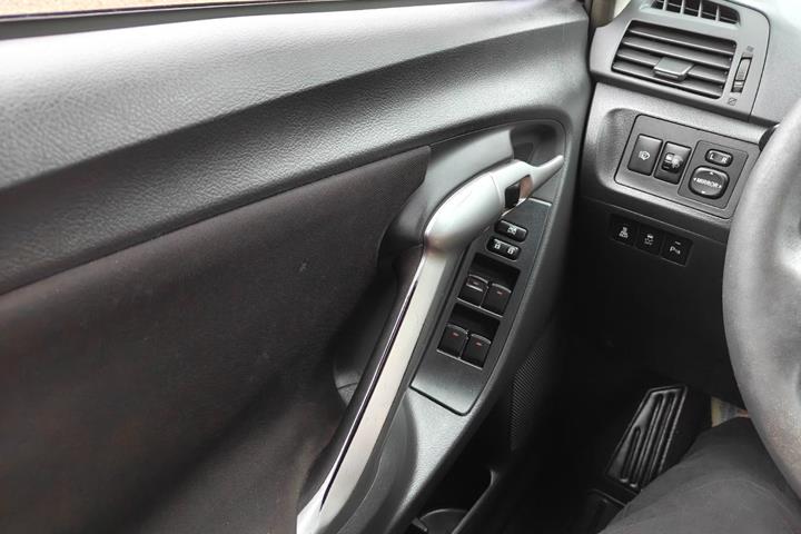 undefined Toyota Sportsvan fra 2011