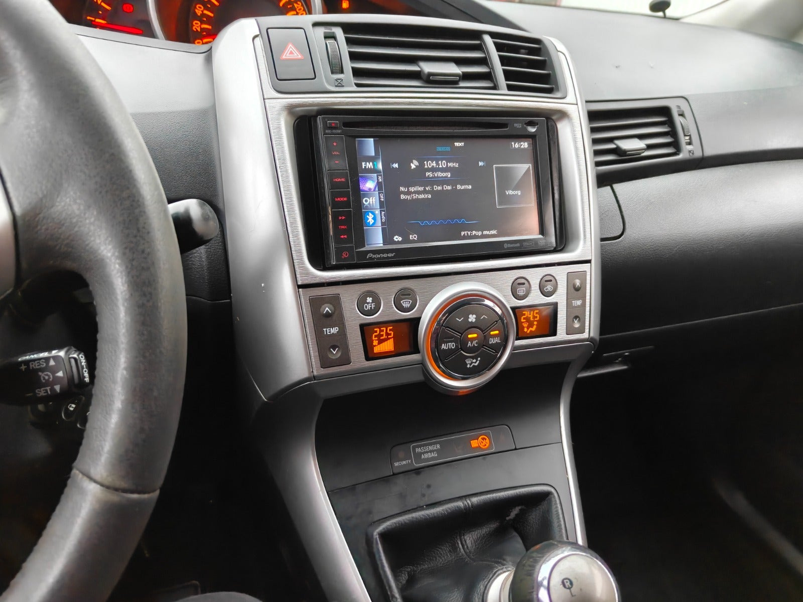 undefined Toyota Sportsvan fra 2011