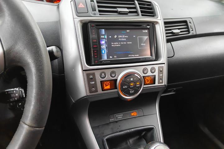 undefined Toyota Sportsvan fra 2011