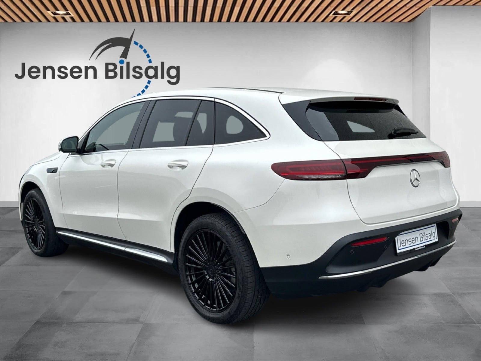 Grøn Mercedes EQC400 fra 2021