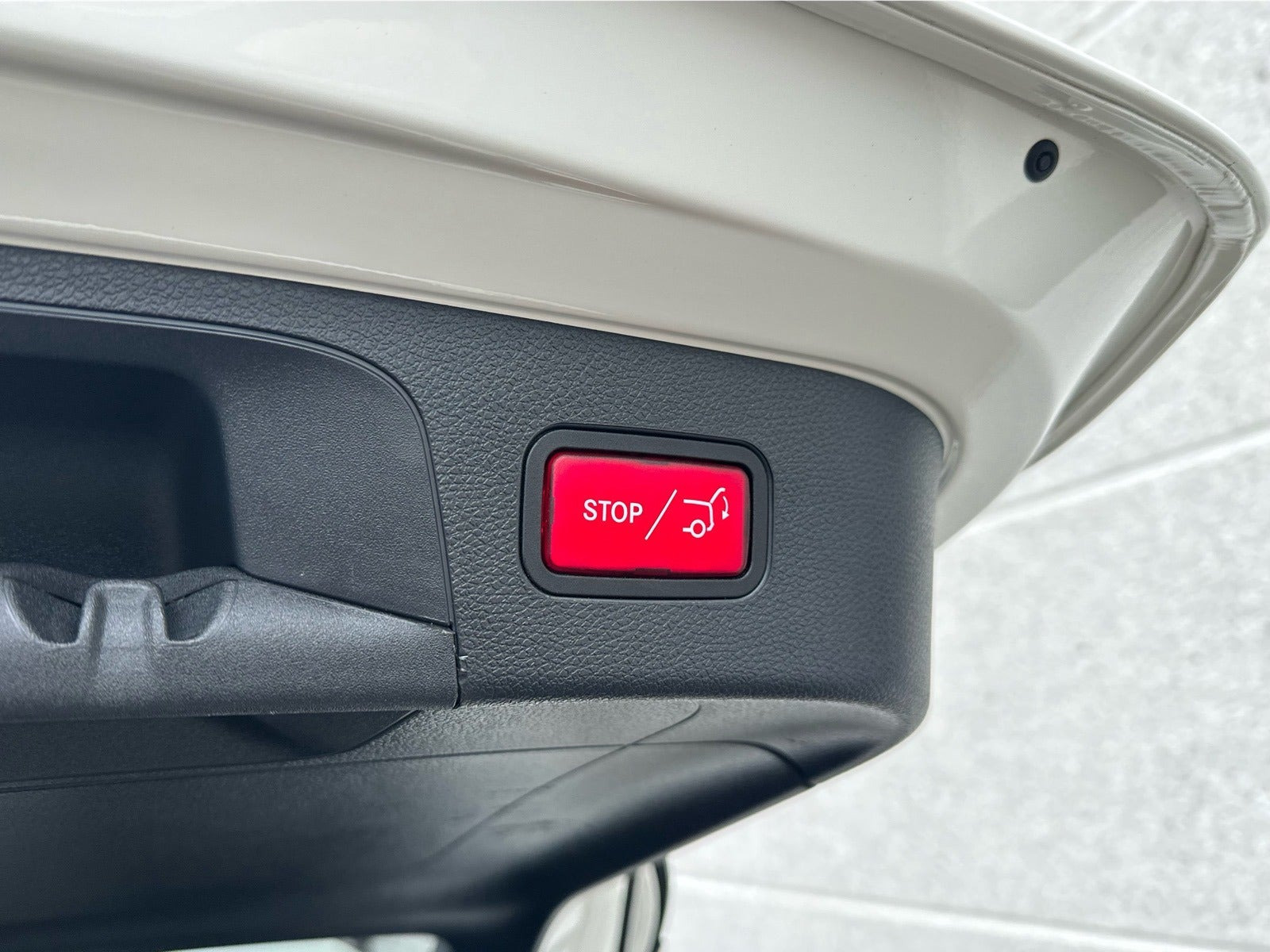 Grøn Mercedes EQC400 fra 2021