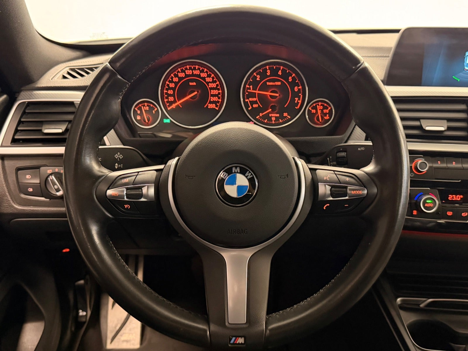 Hvid BMW 420i fra 2019