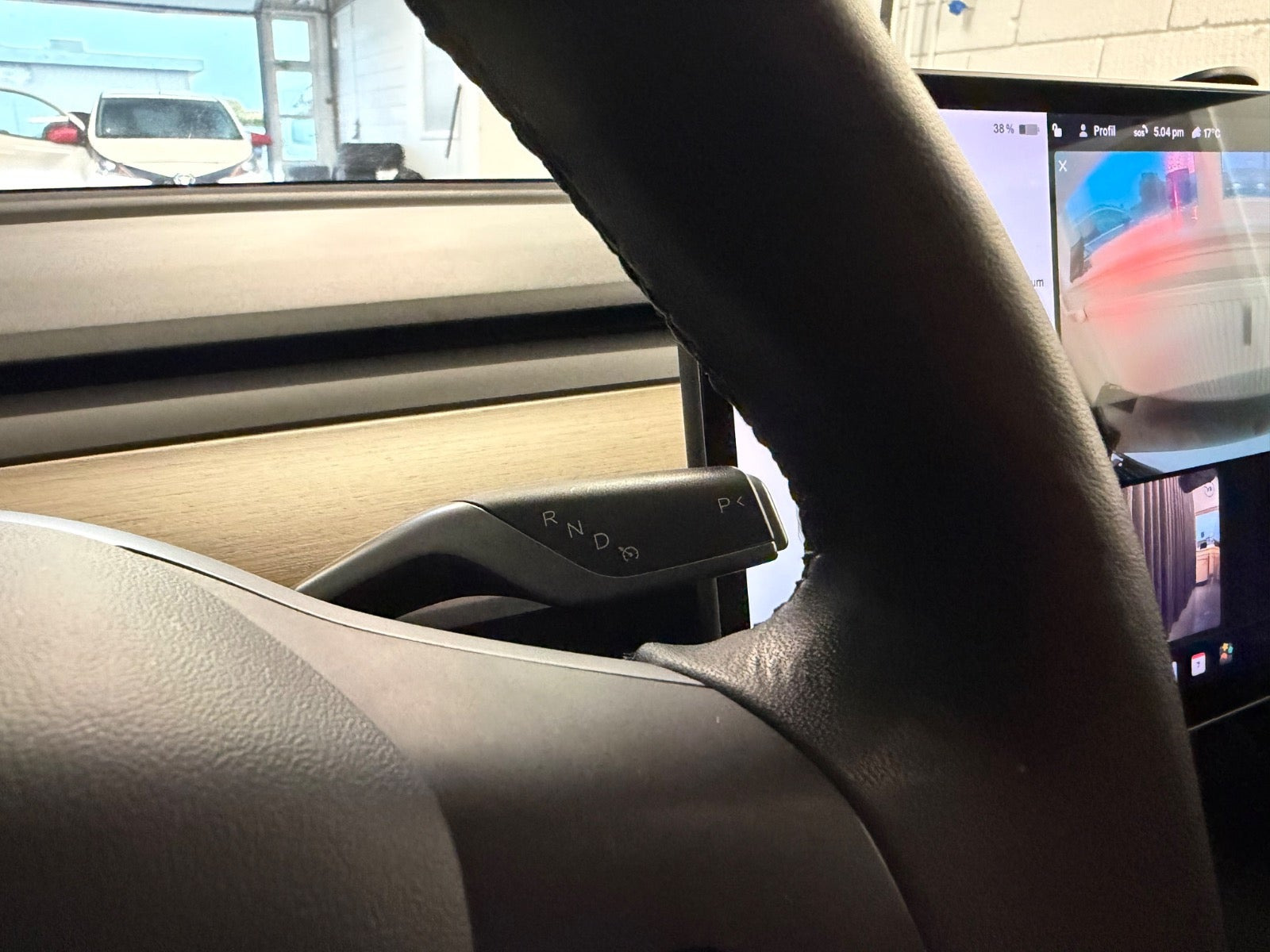 Hvid Tesla Model 3 fra 2019
