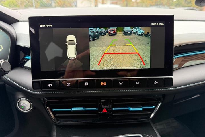 Sort MG MG5 fra 2022