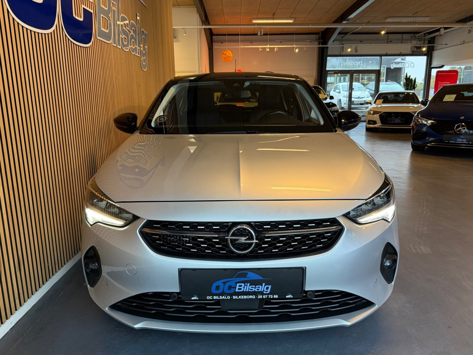 Sølv Opel Corsa fra 2022
