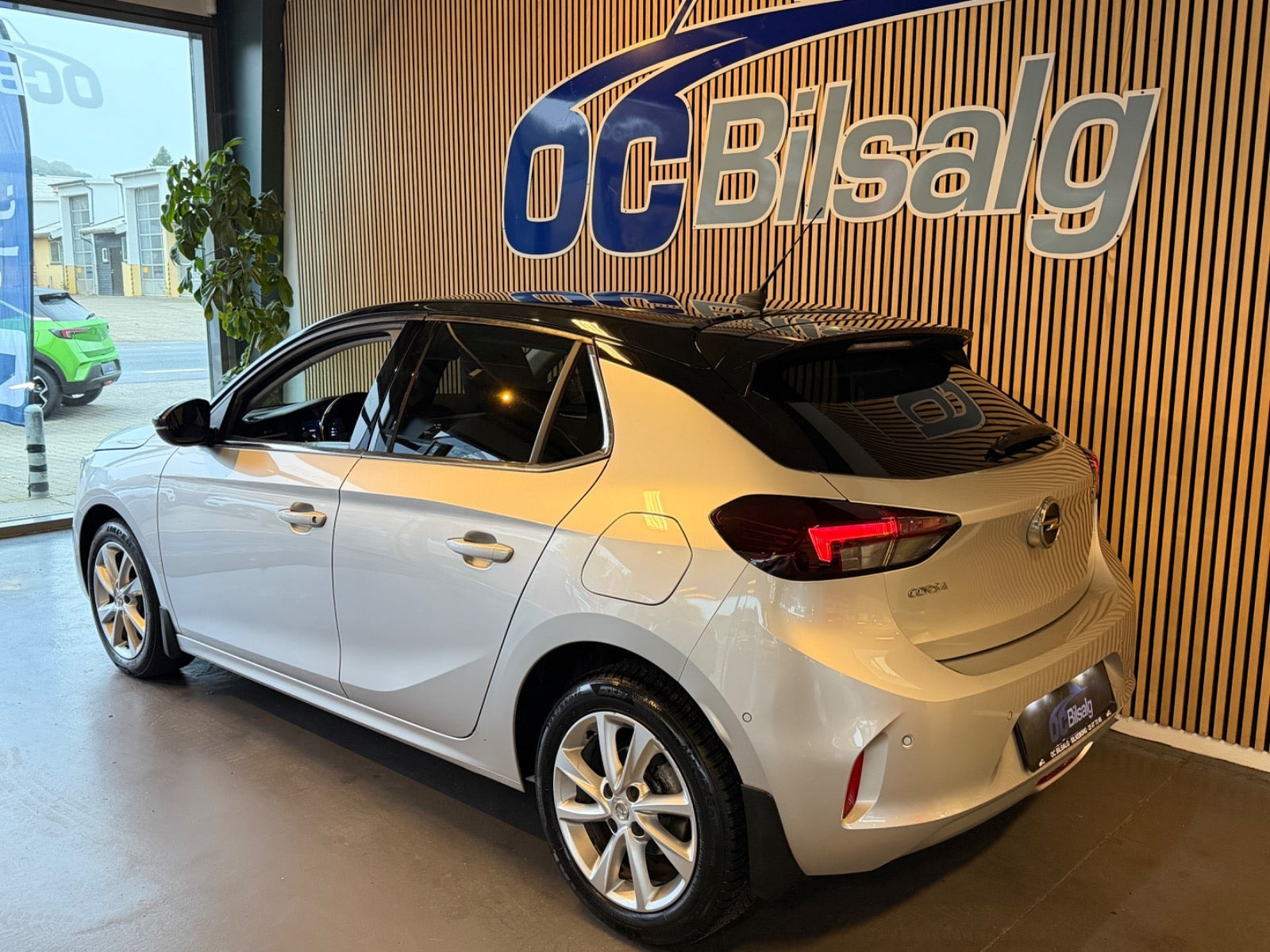 Sølv Opel Corsa fra 2022