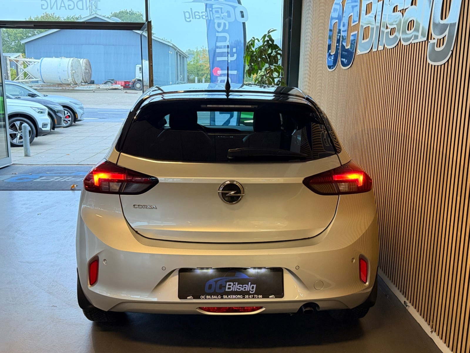 Sølv Opel Corsa fra 2022