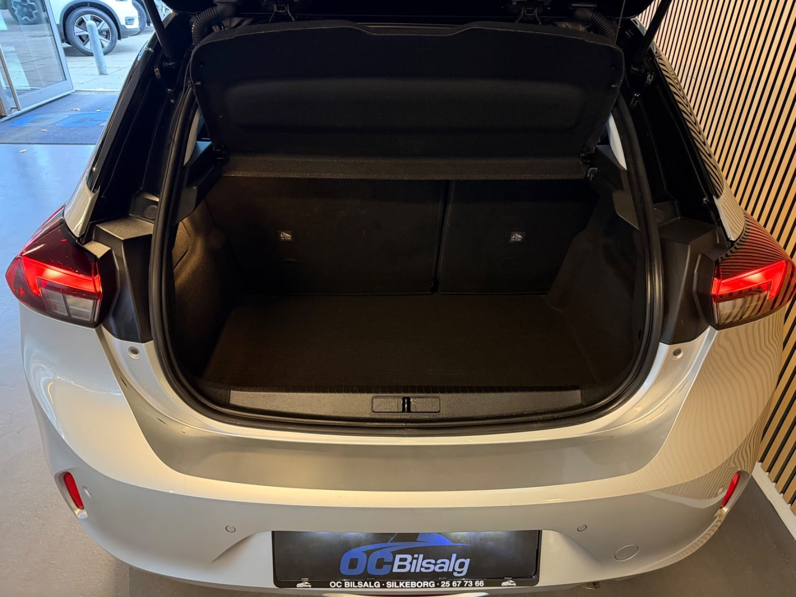 Sølv Opel Corsa fra 2022