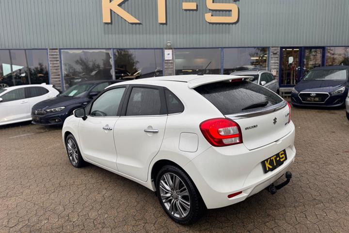 Hvid Suzuki Baleno fra 2016