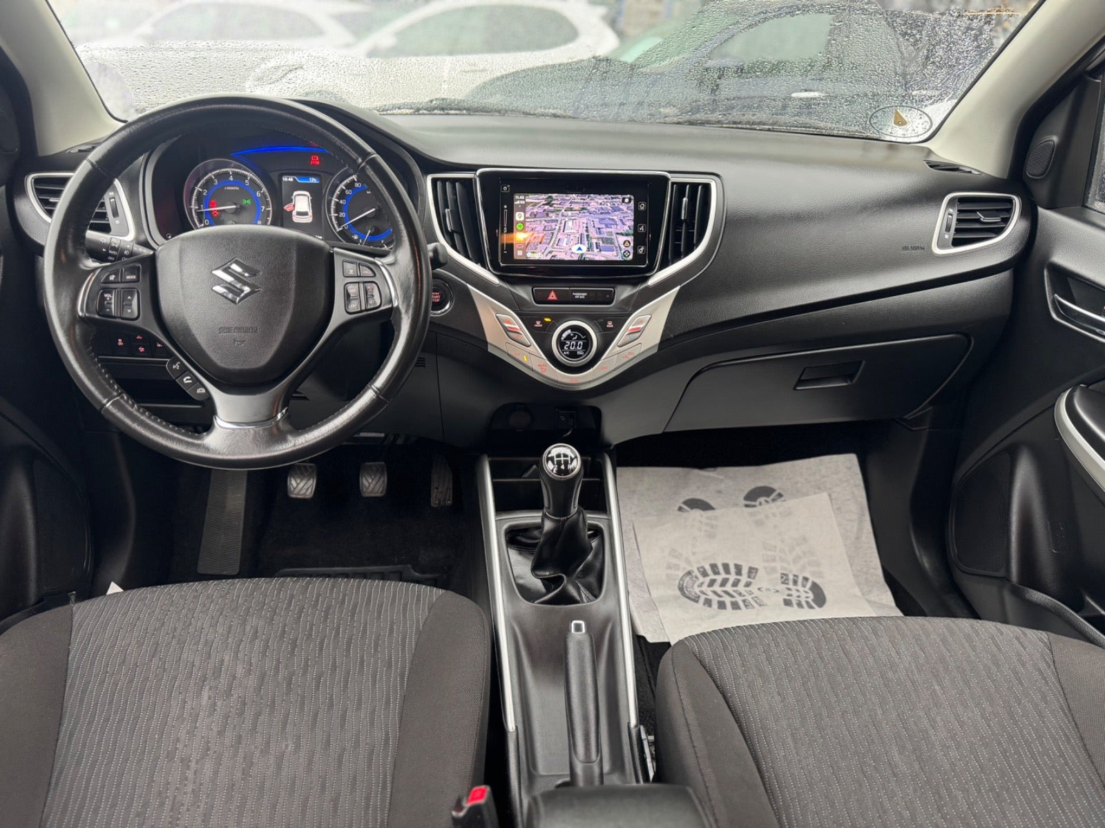 Hvid Suzuki Baleno fra 2016