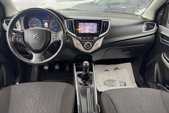 Hvid Suzuki Baleno fra 2016