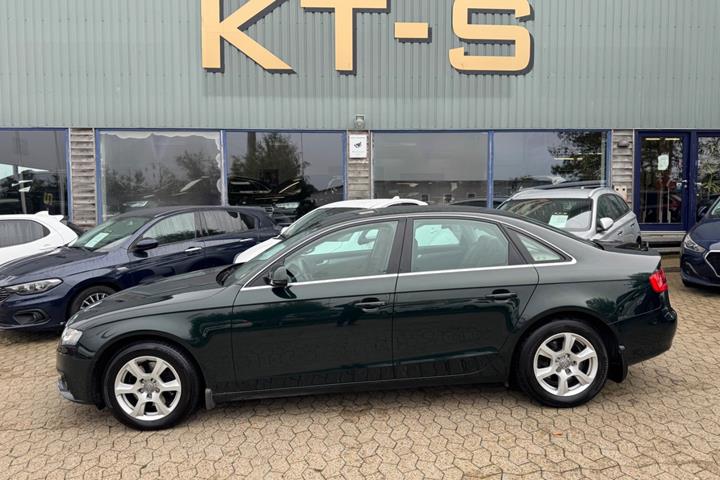 Grøn Audi A4 fra 2009